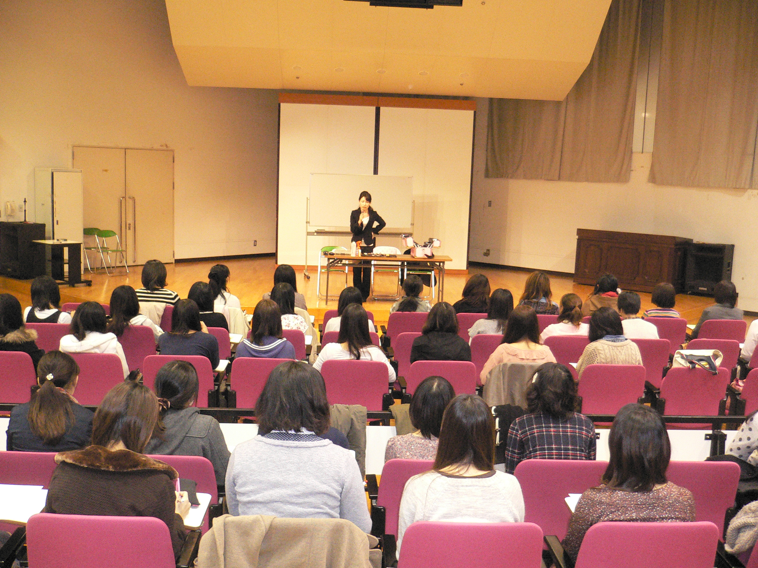 同朋大学 ヘアメイク就活講座 2013年 名古屋のメイク講師・メイクレッスン・ブライダル出張ヘアメイク｜デガジェ 都築葵オフィシャルサイト